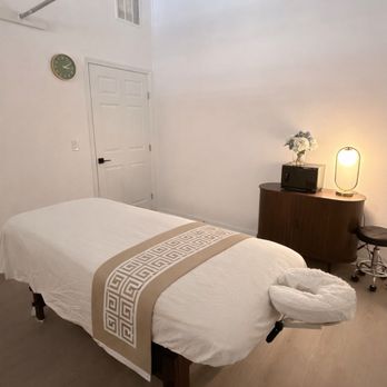 Private, sanitized, and sound-proof luxury treatment room at the top spa near Gulshan