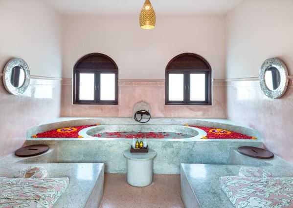 Professional couple massage service in Gulshan Dhaka - Queen Spa BD
