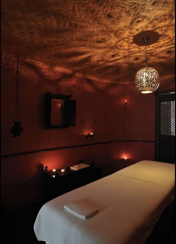 Looking for the best spa near Gulshan? Experience luxury and relaxation at Queen Spa BD Dhaka