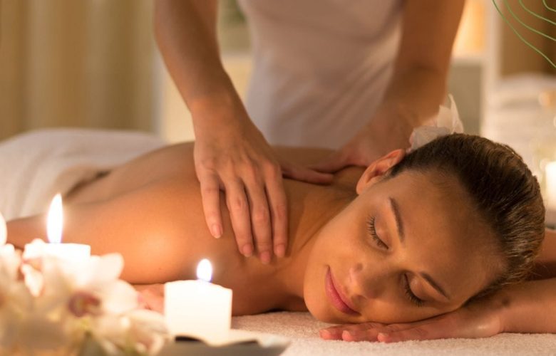 best oil massage A skilled female therapist gulshan providing the best thai massage in gulshan at Queen spa bd